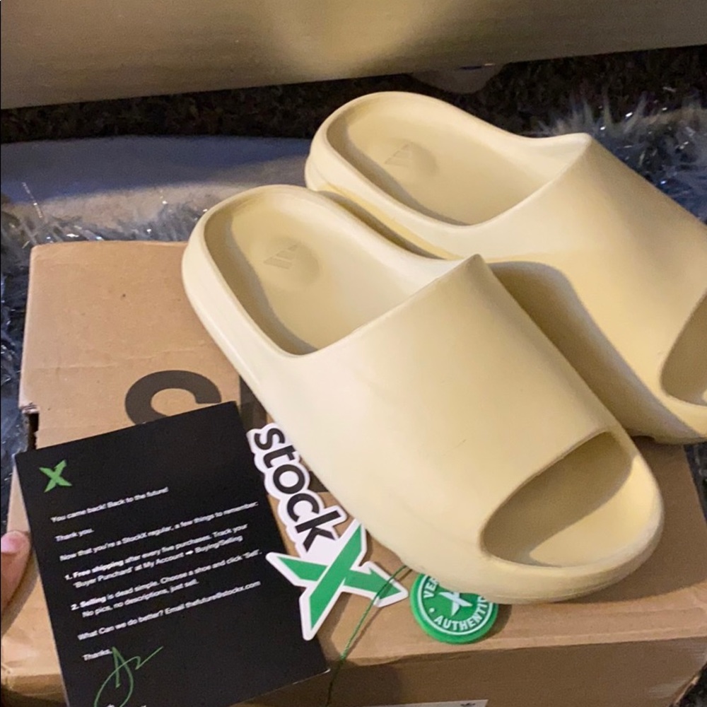 COPY - Yeezy slides BONE